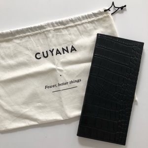 Cuyana Croc Embossed Passport Case